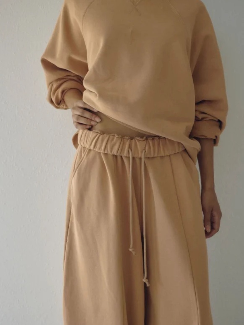NWOT Boheme Goods The Barrel Sweatpant in Sand size S/M - Picture 3 of 3